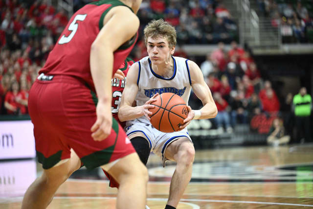 Sacred Heart vs Tri-Unity Christian MHSAA Division 4 title game -- Scott Hasse21